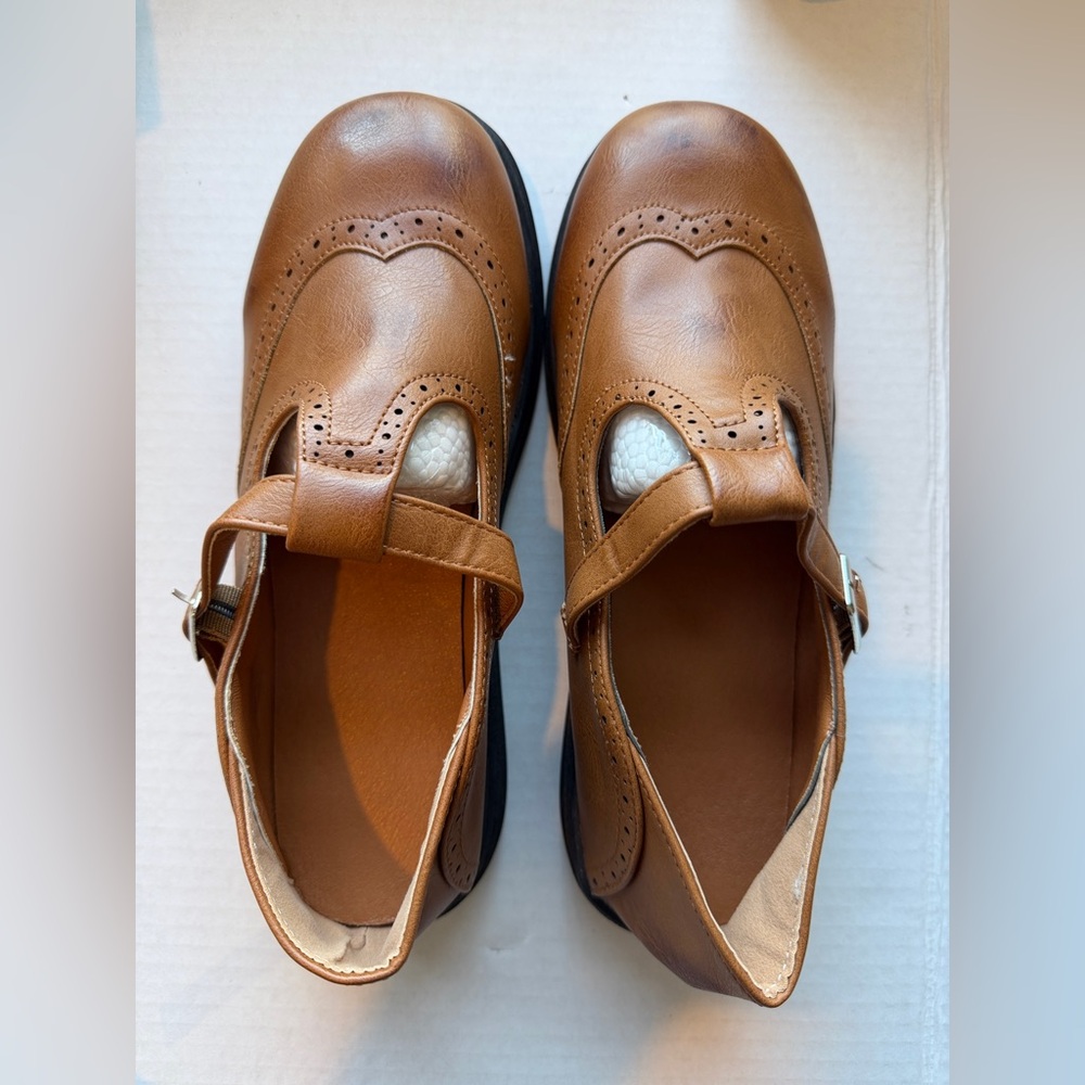 Classic Black and Brown Women's Mary Jane Brogue Loafers size 8 - Picture 7 of 10